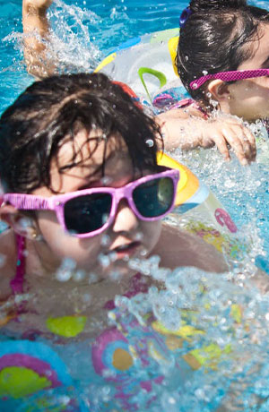 Children playing in the Gnu Valley splash pool